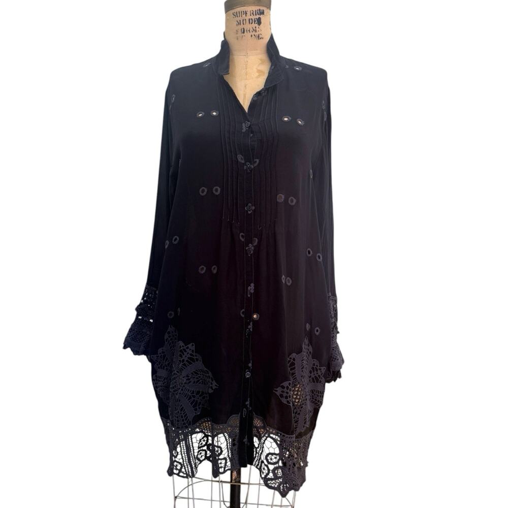 Johnny Was Wynne Indigo Black Embroidered Scalloped Tunic Top Blouse Size L - Picture 2 of 9